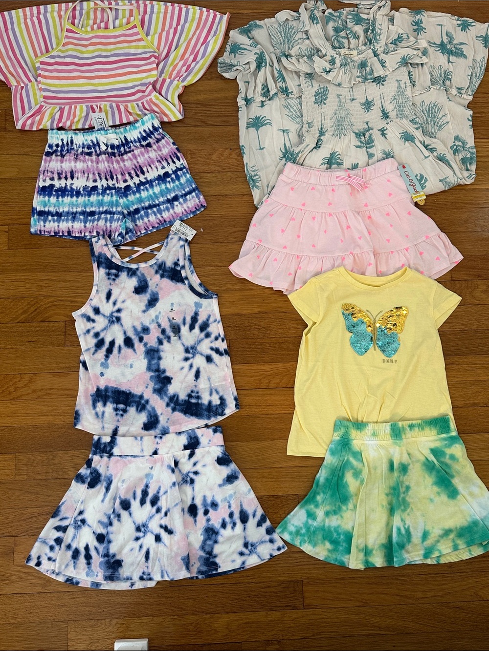 8 Piece Girl bundle 1 short, 3 skirts, 2 shirt, 2 dresses, Size 7/8